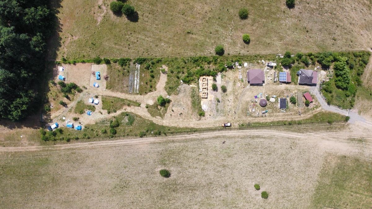 Zona de activități și corturi